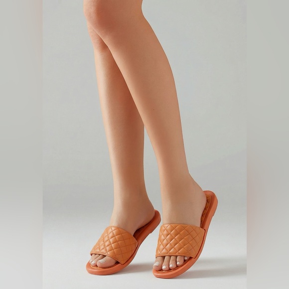 APL Shoes - APL Quilted Lisa Terracota Napa Leather slides women’s size 7